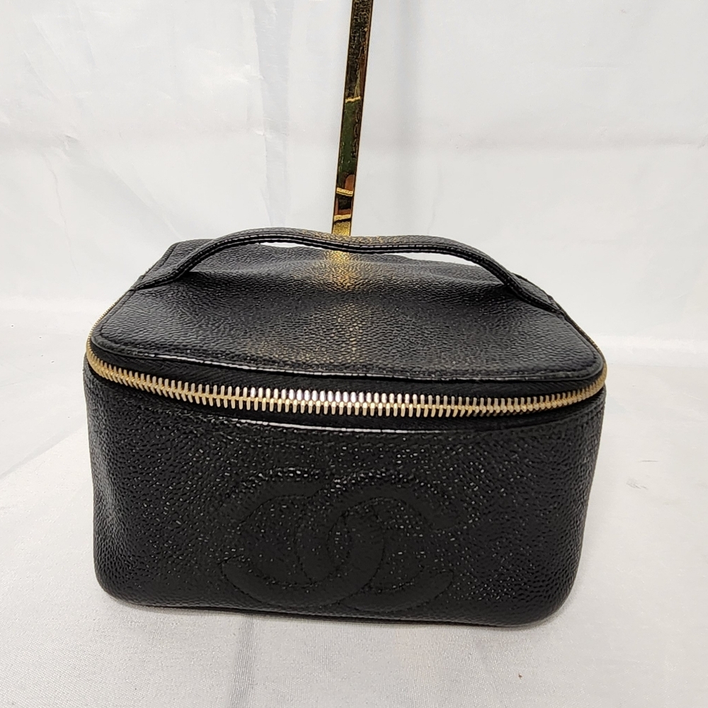 Chanel caviar vanity bag